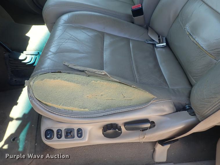 image for item DF1140 2004 Ford F250 Crew Cab pickup truck