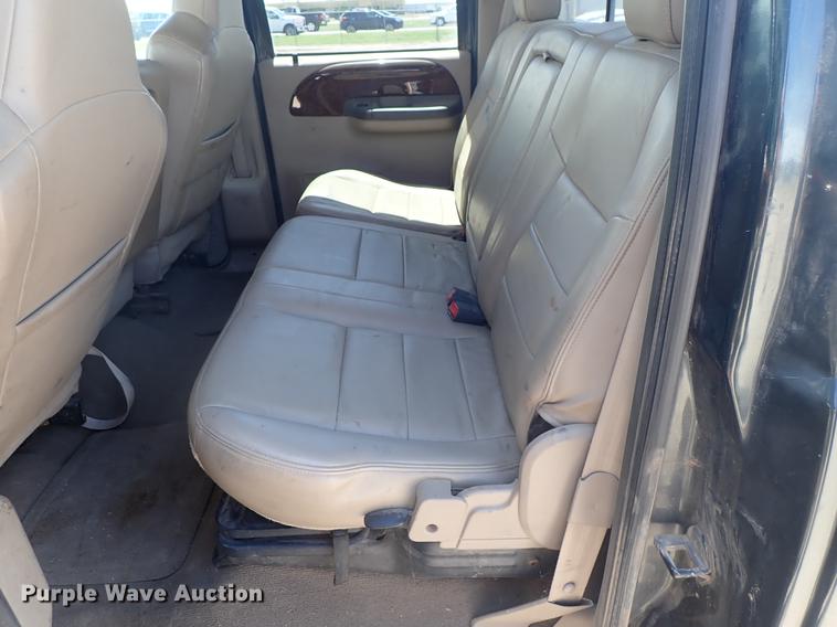 image for item DF1140 2004 Ford F250 Crew Cab pickup truck