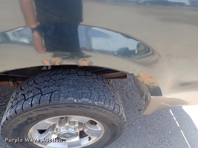 image for item DF1140 2004 Ford F250 Crew Cab pickup truck