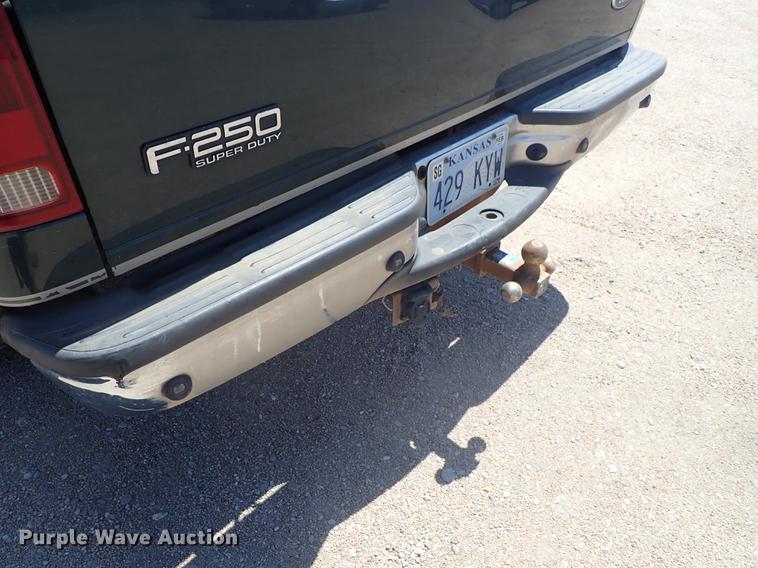 image for item DF1140 2004 Ford F250 Crew Cab pickup truck