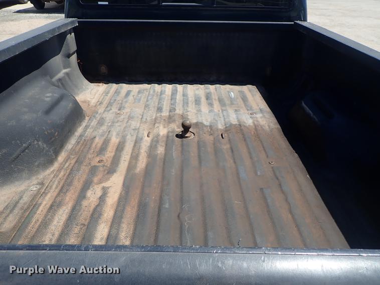 image for item DF1140 2004 Ford F250 Crew Cab pickup truck