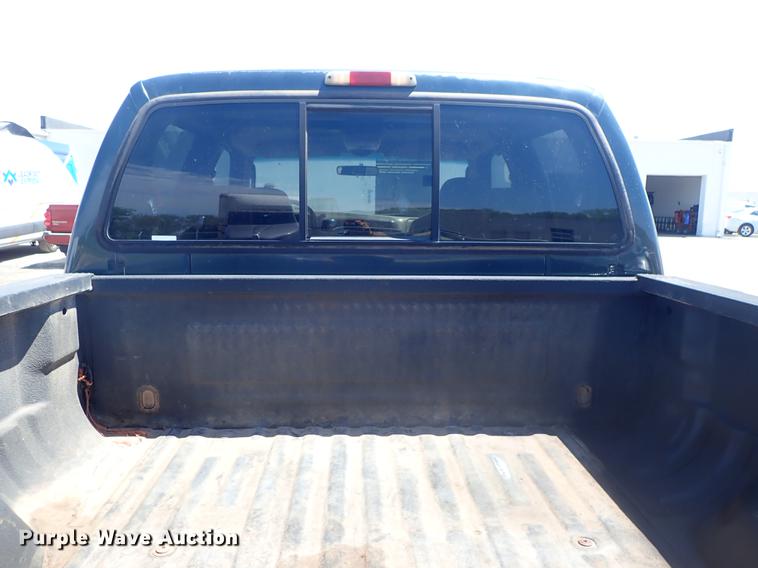 image for item DF1140 2004 Ford F250 Crew Cab pickup truck