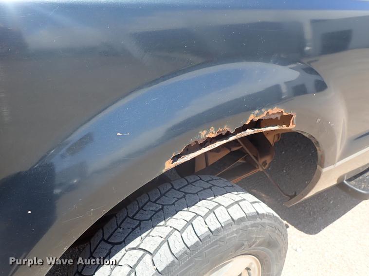 image for item DF1140 2004 Ford F250 Crew Cab pickup truck