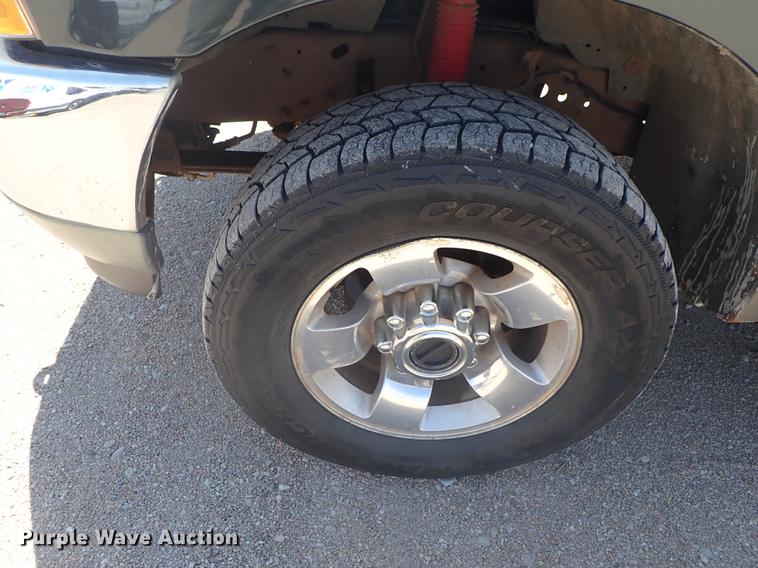 image for item DF1140 2004 Ford F250 Crew Cab pickup truck