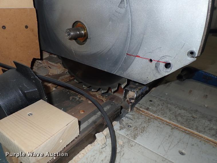 image for item DF1150 DeWalt 1628 saw