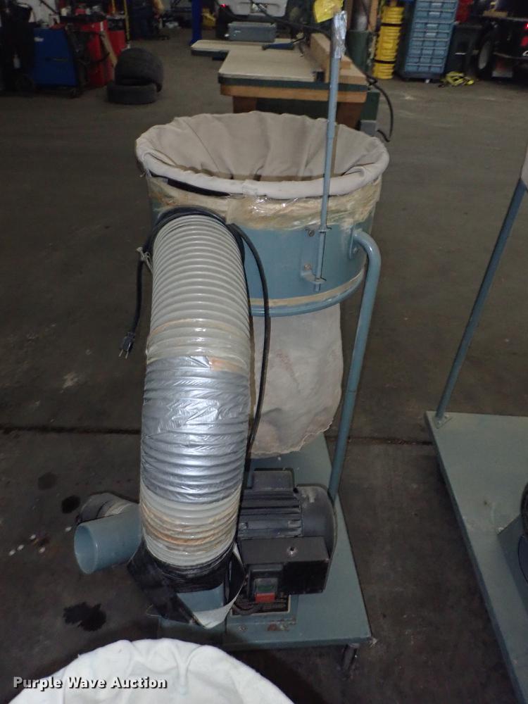 image for item DF1150 DeWalt 1628 saw