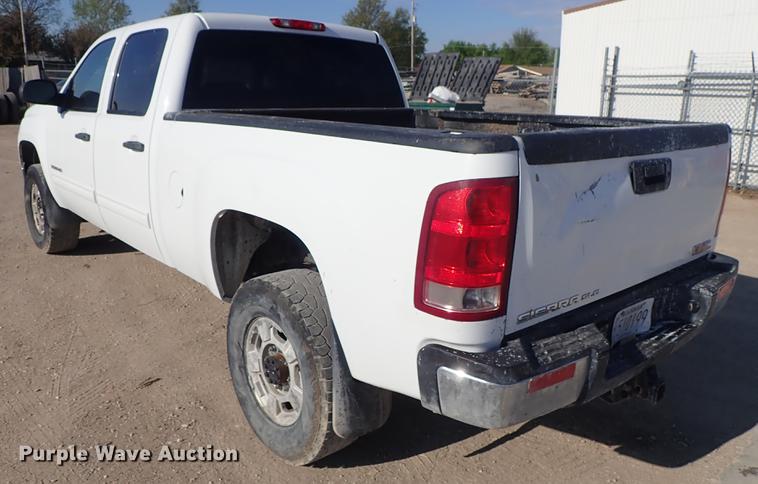 image for item DF1151 2011 GMC Sierra 2500 Crew Cab pickup truck