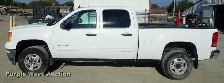 image for item DF1151 2011 GMC Sierra 2500 Crew Cab pickup truck