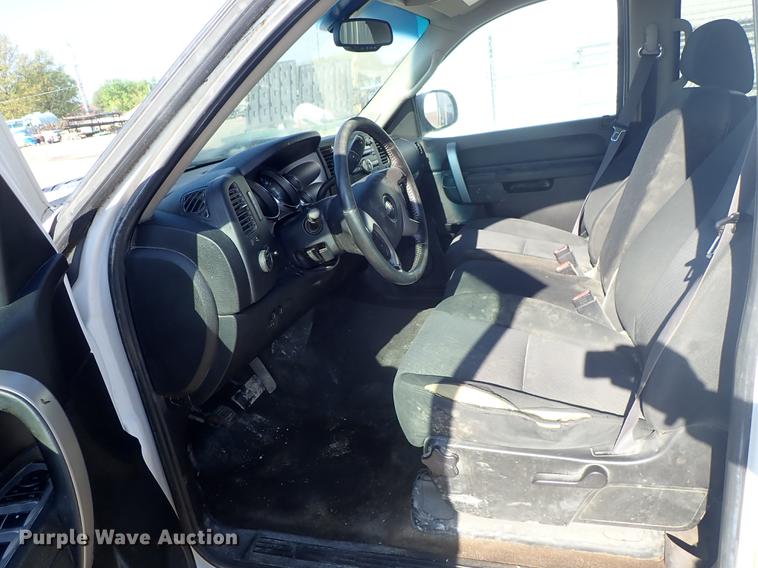 image for item DF1151 2011 GMC Sierra 2500 Crew Cab pickup truck