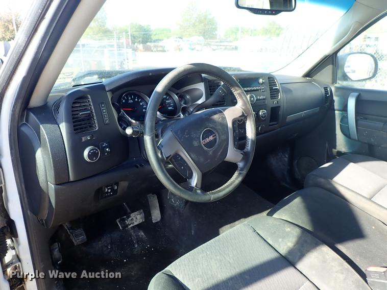 image for item DF1151 2011 GMC Sierra 2500 Crew Cab pickup truck