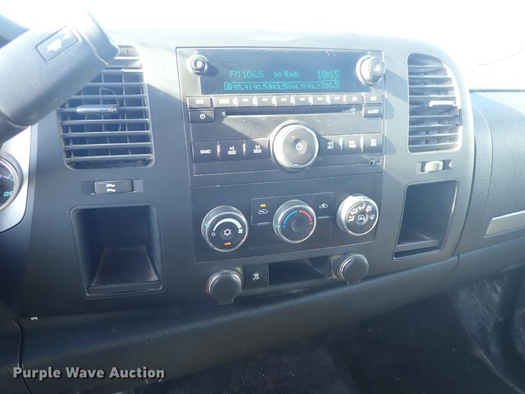 image for item DF1151 2011 GMC Sierra 2500 Crew Cab pickup truck