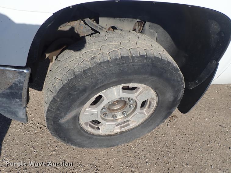 image for item DF1151 2011 GMC Sierra 2500 Crew Cab pickup truck