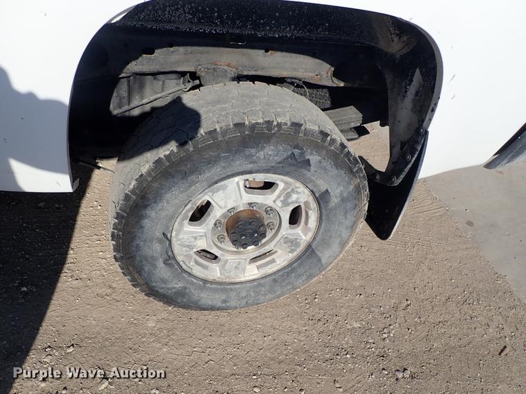 image for item DF1151 2011 GMC Sierra 2500 Crew Cab pickup truck