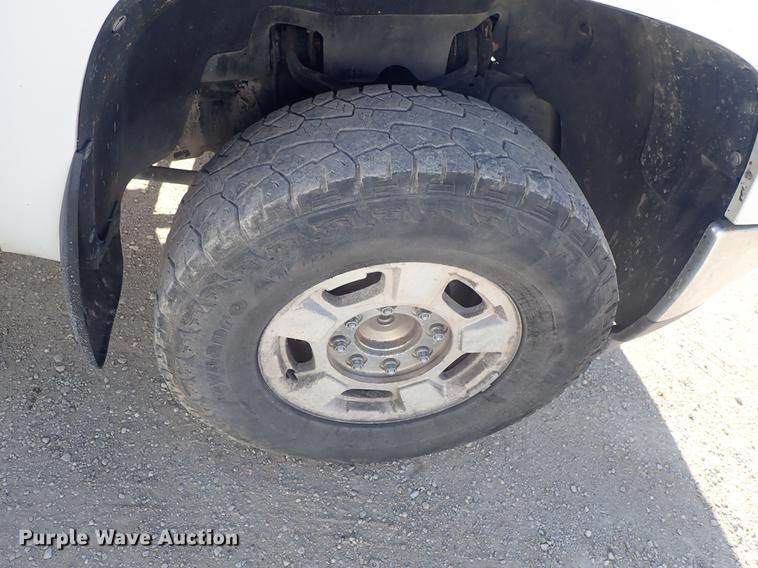 image for item DF1151 2011 GMC Sierra 2500 Crew Cab pickup truck