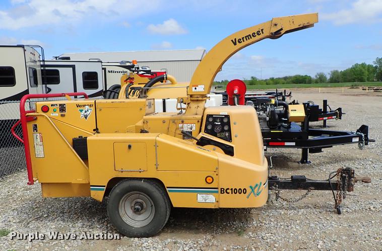 image for item DF1177 Vermeer BC1000XL chipper