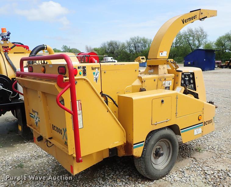 image for item DF1177 Vermeer BC1000XL chipper