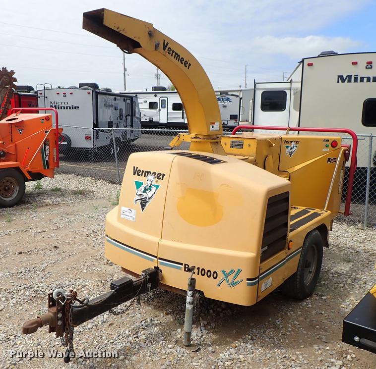 image for item DF1177 Vermeer BC1000XL chipper