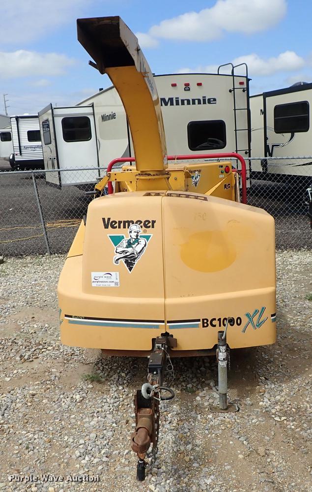 image for item DF1177 Vermeer BC1000XL chipper