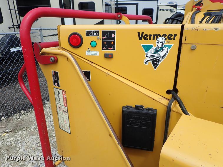 image for item DF1177 Vermeer BC1000XL chipper