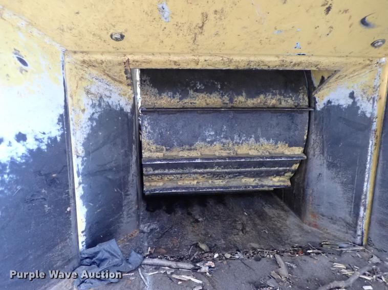 image for item DF1177 Vermeer BC1000XL chipper