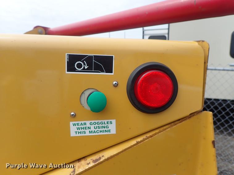 image for item DF1177 Vermeer BC1000XL chipper