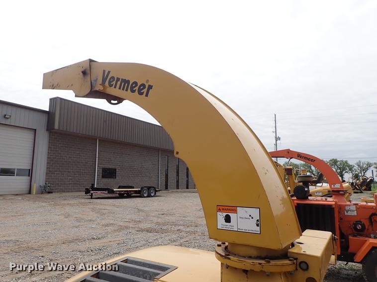image for item DF1177 Vermeer BC1000XL chipper