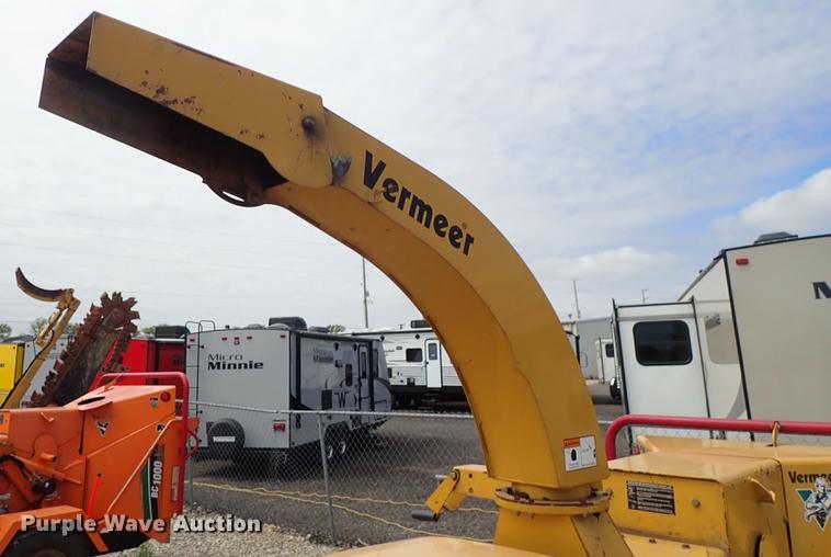 image for item DF1177 Vermeer BC1000XL chipper