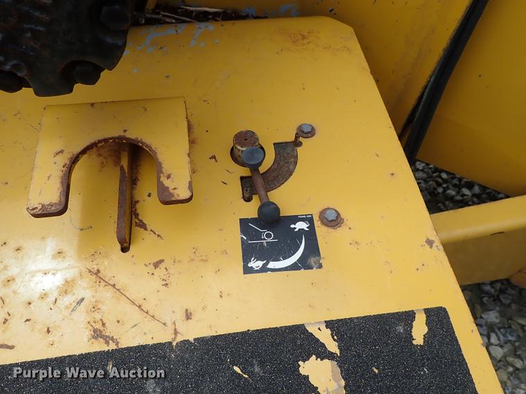 image for item DF1177 Vermeer BC1000XL chipper