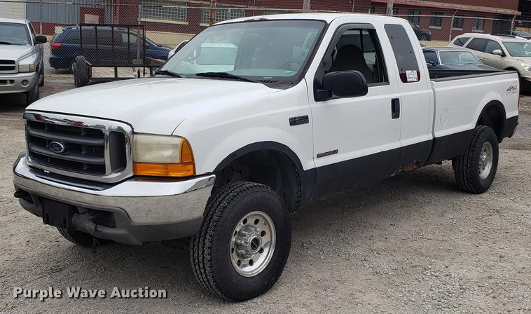 image for item DF3455 1999 Ford F250 Super Duty SuperCab pickup truck