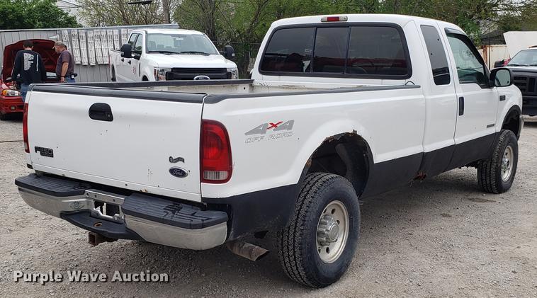 image for item DF3455 1999 Ford F250 Super Duty SuperCab pickup truck