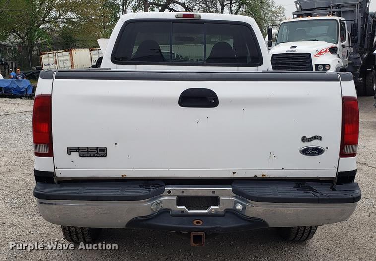 image for item DF3455 1999 Ford F250 Super Duty SuperCab pickup truck