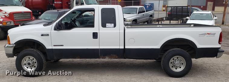 image for item DF3455 1999 Ford F250 Super Duty SuperCab pickup truck