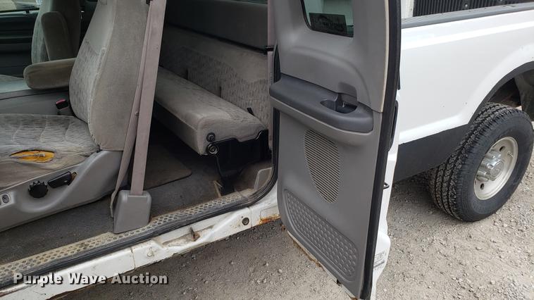 image for item DF3455 1999 Ford F250 Super Duty SuperCab pickup truck