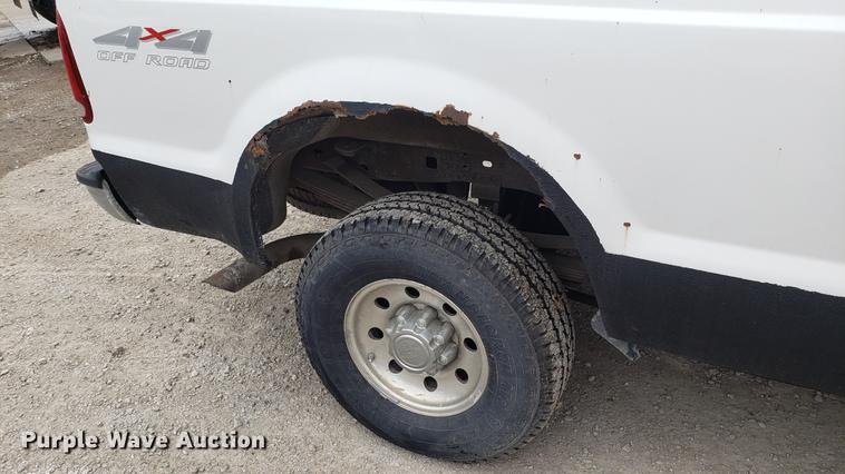 image for item DF3455 1999 Ford F250 Super Duty SuperCab pickup truck