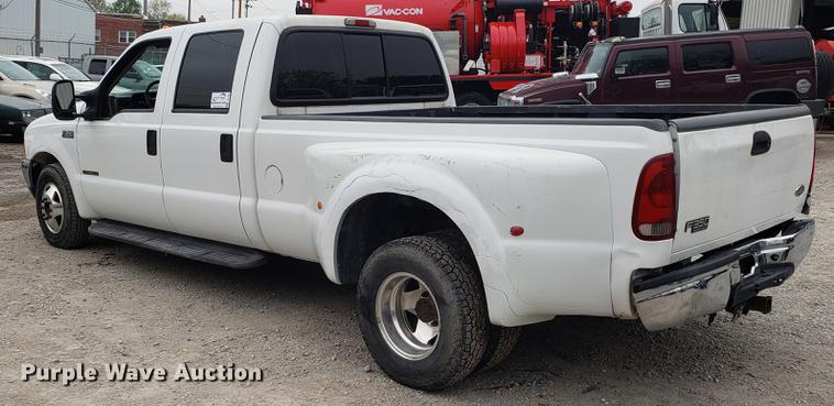 image for item DF3456 2000 Ford F350 Super Duty Crew Cab pickup truck