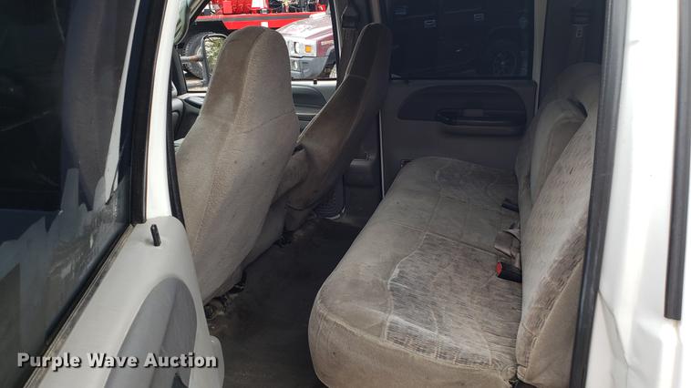 image for item DF3456 2000 Ford F350 Super Duty Crew Cab pickup truck