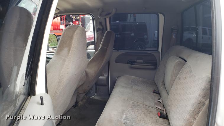 image for item DF3456 2000 Ford F350 Super Duty Crew Cab pickup truck