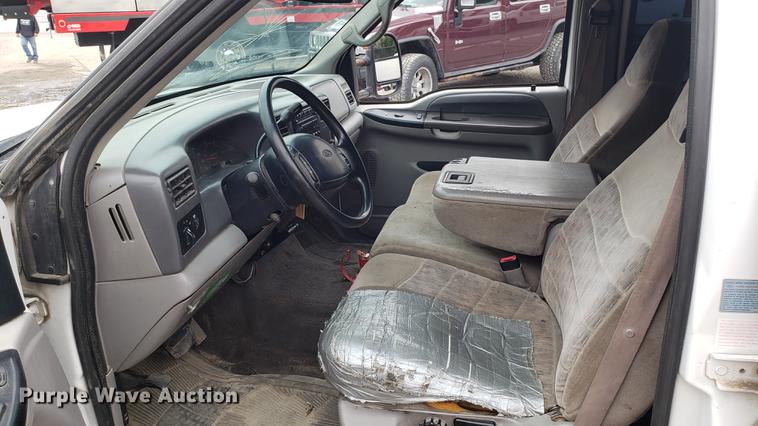 image for item DF3456 2000 Ford F350 Super Duty Crew Cab pickup truck