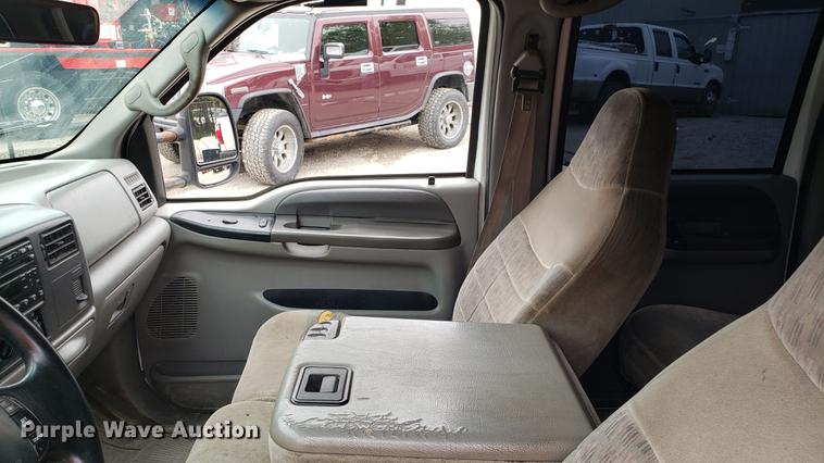 image for item DF3456 2000 Ford F350 Super Duty Crew Cab pickup truck