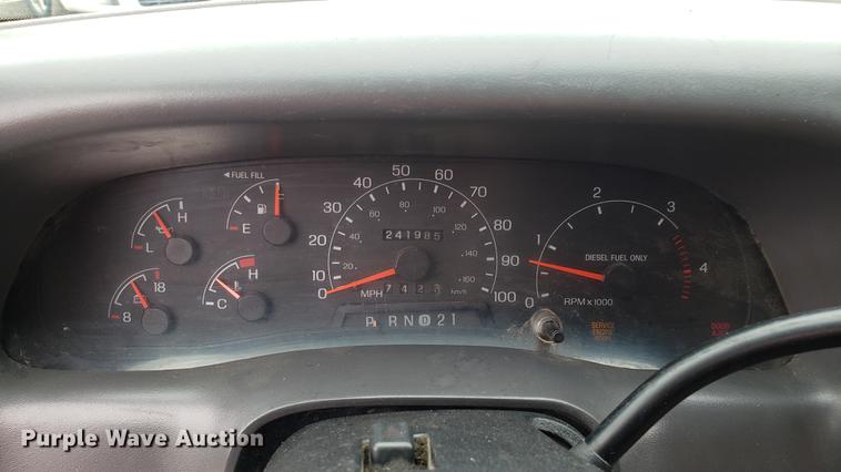 image for item DF3456 2000 Ford F350 Super Duty Crew Cab pickup truck