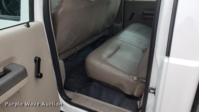 image for item DF3457 2008 Ford F450 Super Duty Crew Cab truck cab and chassis