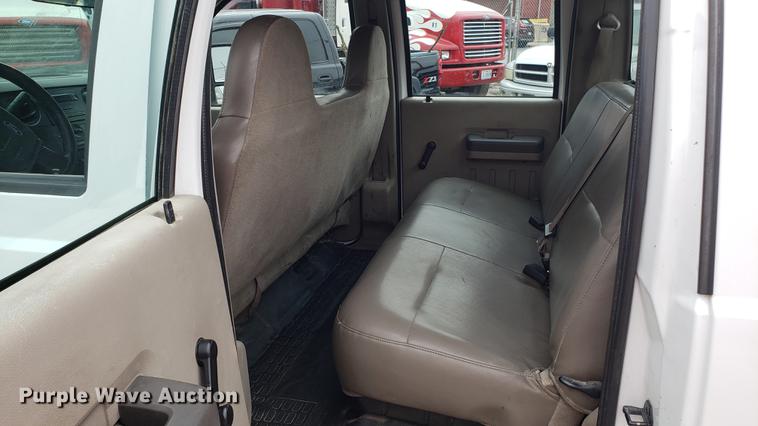 image for item DF3457 2008 Ford F450 Super Duty Crew Cab truck cab and chassis