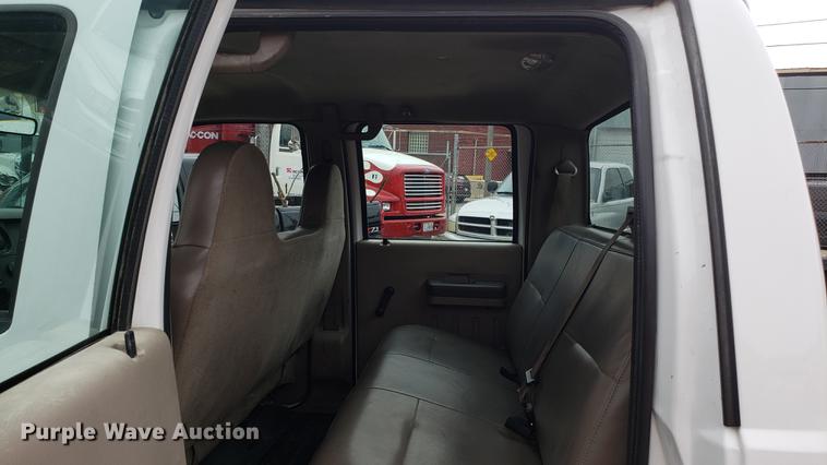 image for item DF3457 2008 Ford F450 Super Duty Crew Cab truck cab and chassis