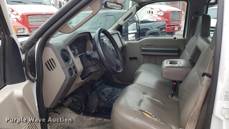 image for item DF3457 2008 Ford F450 Super Duty Crew Cab truck cab and chassis