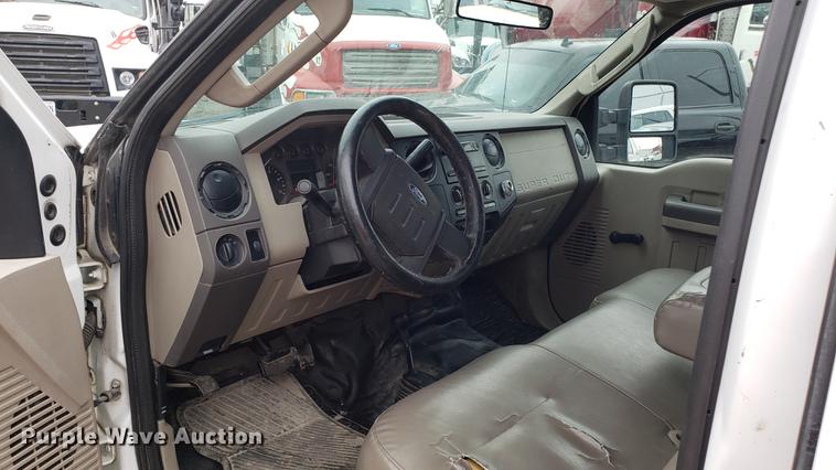 image for item DF3457 2008 Ford F450 Super Duty Crew Cab truck cab and chassis