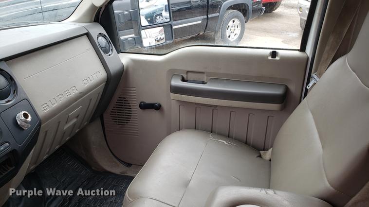 image for item DF3457 2008 Ford F450 Super Duty Crew Cab truck cab and chassis