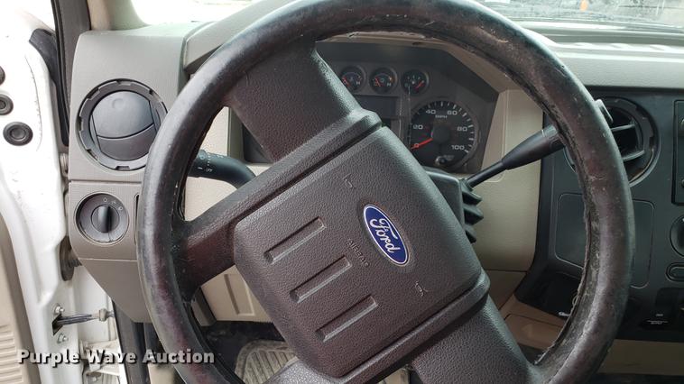 image for item DF3457 2008 Ford F450 Super Duty Crew Cab truck cab and chassis