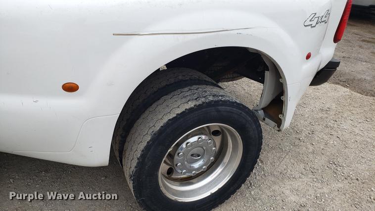 image for item DF3457 2008 Ford F450 Super Duty Crew Cab truck cab and chassis