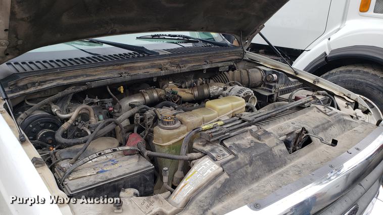 image for item DF3457 2008 Ford F450 Super Duty Crew Cab truck cab and chassis