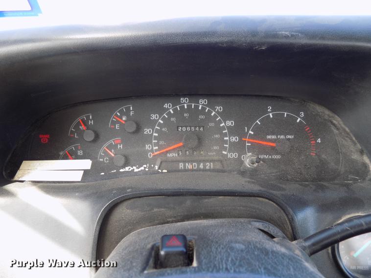 image for item DF4461 2004 Ford F650 Super Duty flatbed truck